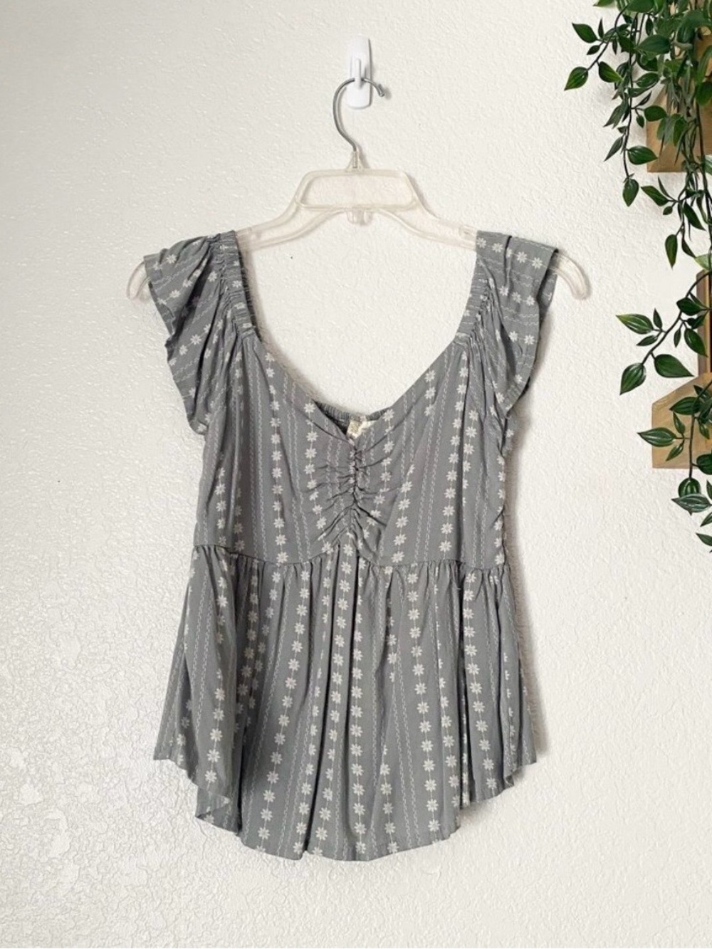 🦋 JAPNA Blue Gray Floral Top XS Crop Boho Casual Everyday Teacher Smocked Cute
